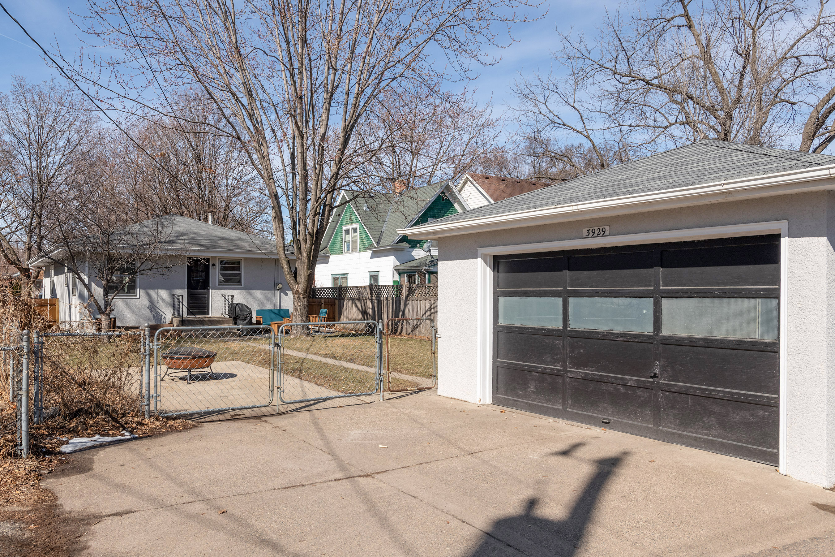 Oversized 1-car Garage plus extra slab!