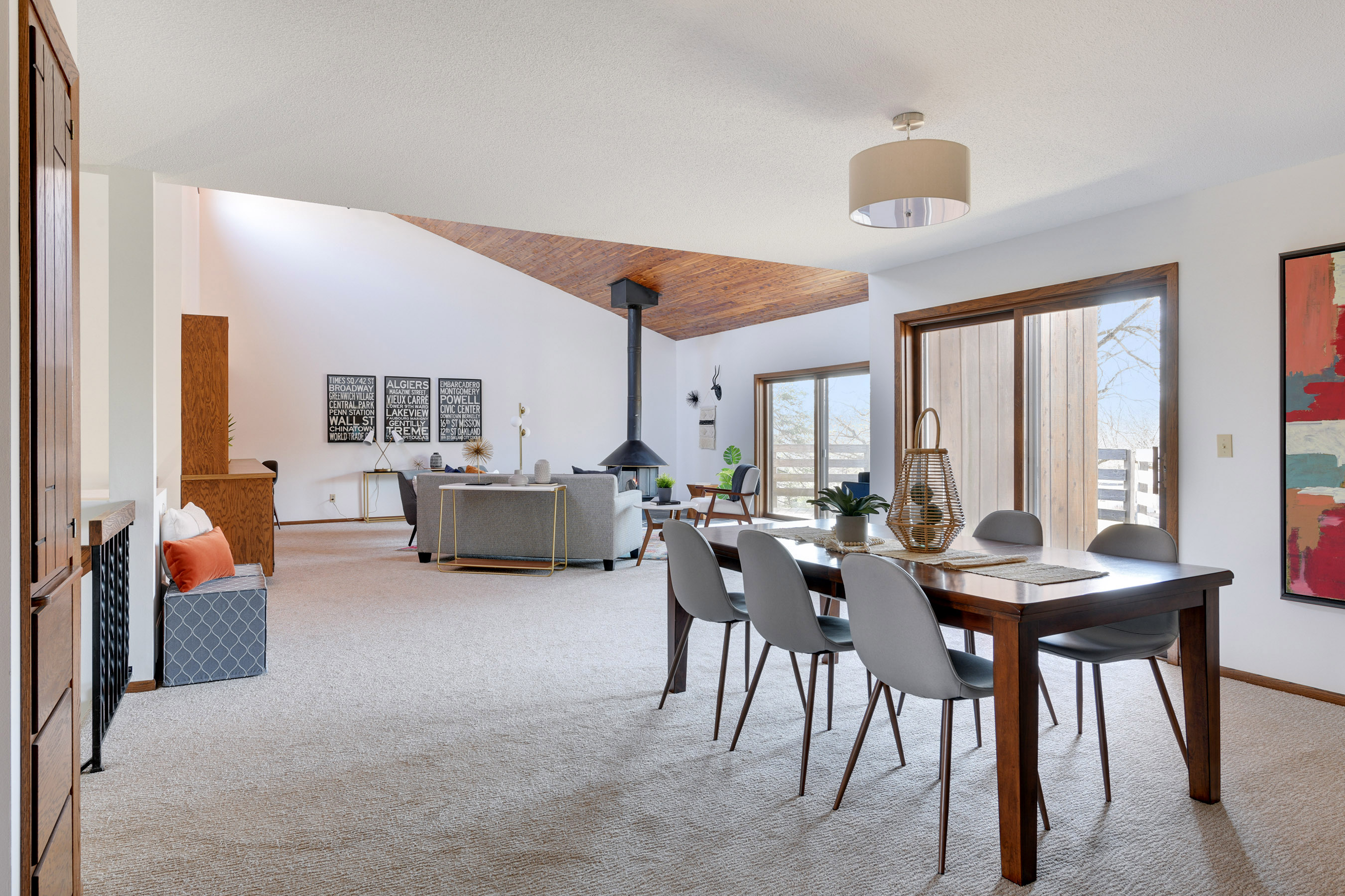 Open and spacious Dining