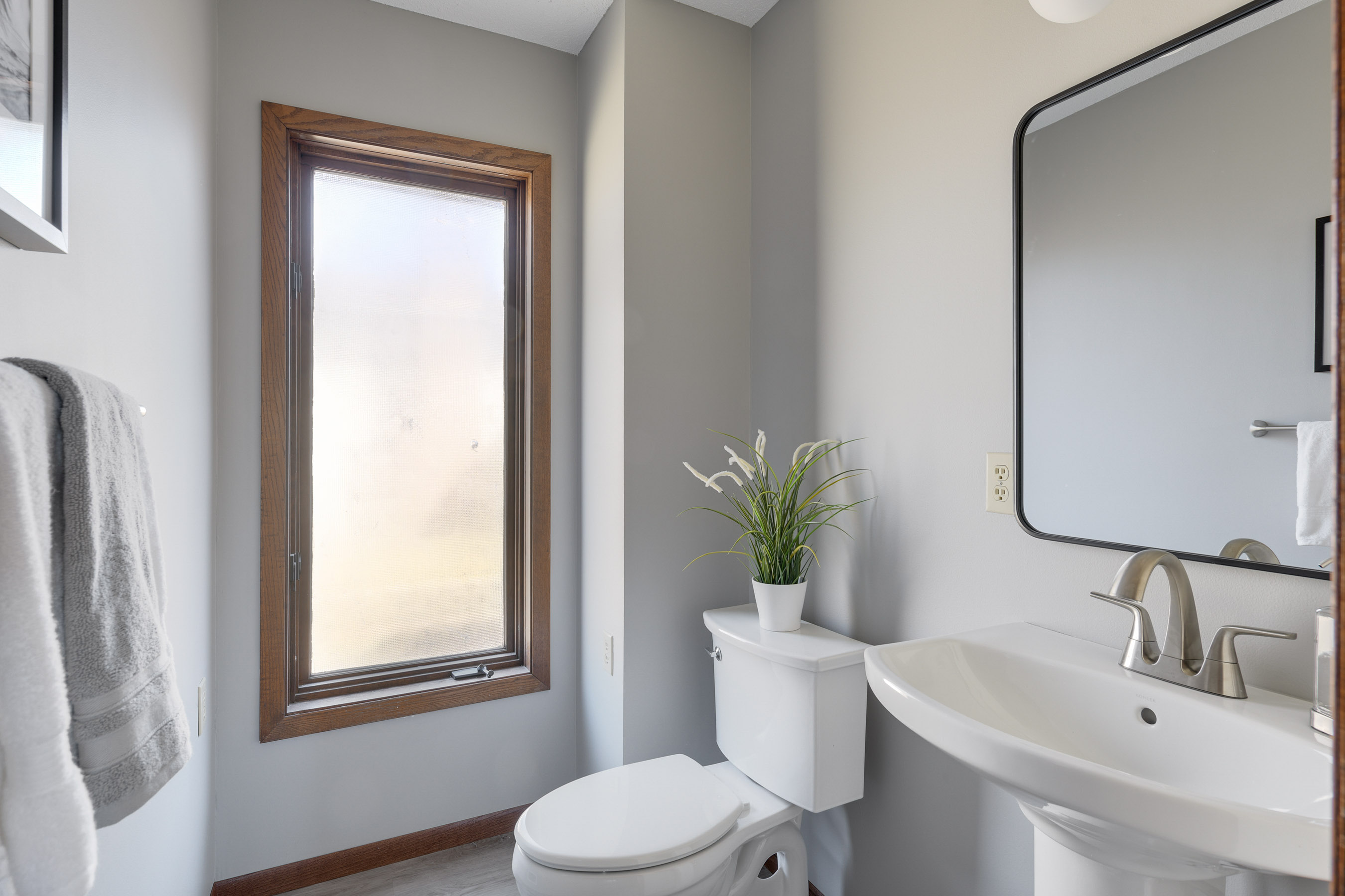 Main floor guest bath