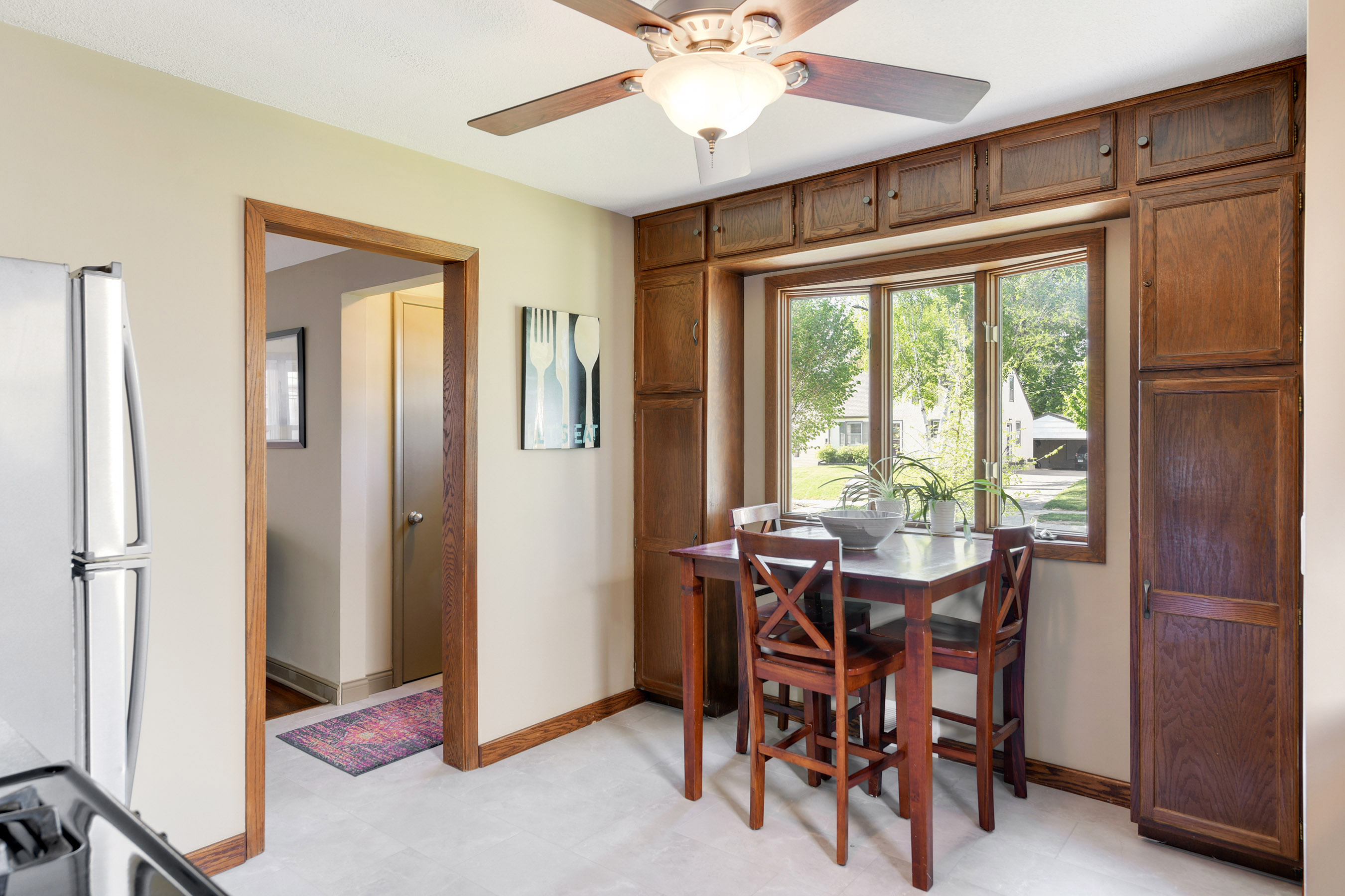 Spacious Kitchen with Eat-In Dining!
