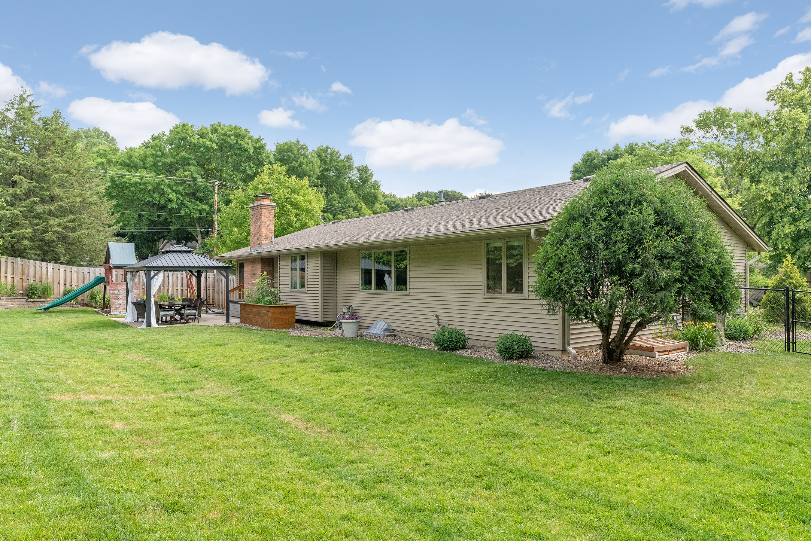 10200 Rich Rd, Bloomington, MN 55437, USA Photos