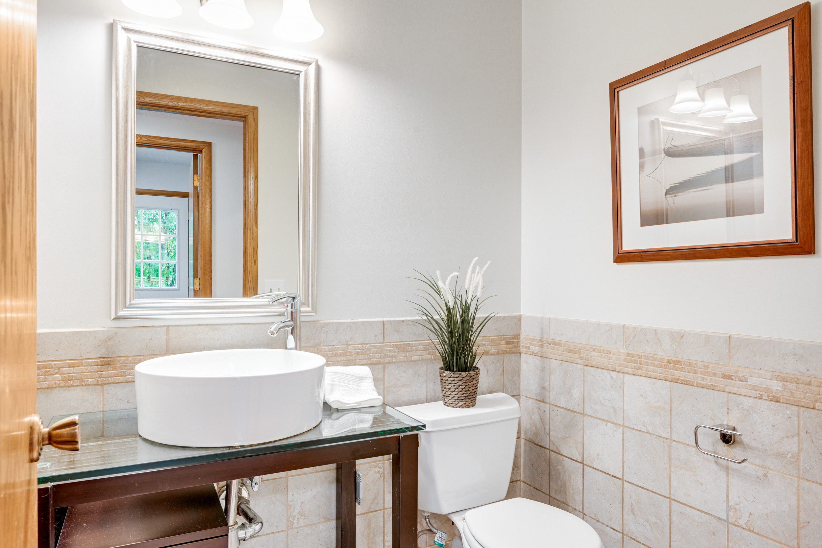Main floor Bathroom
