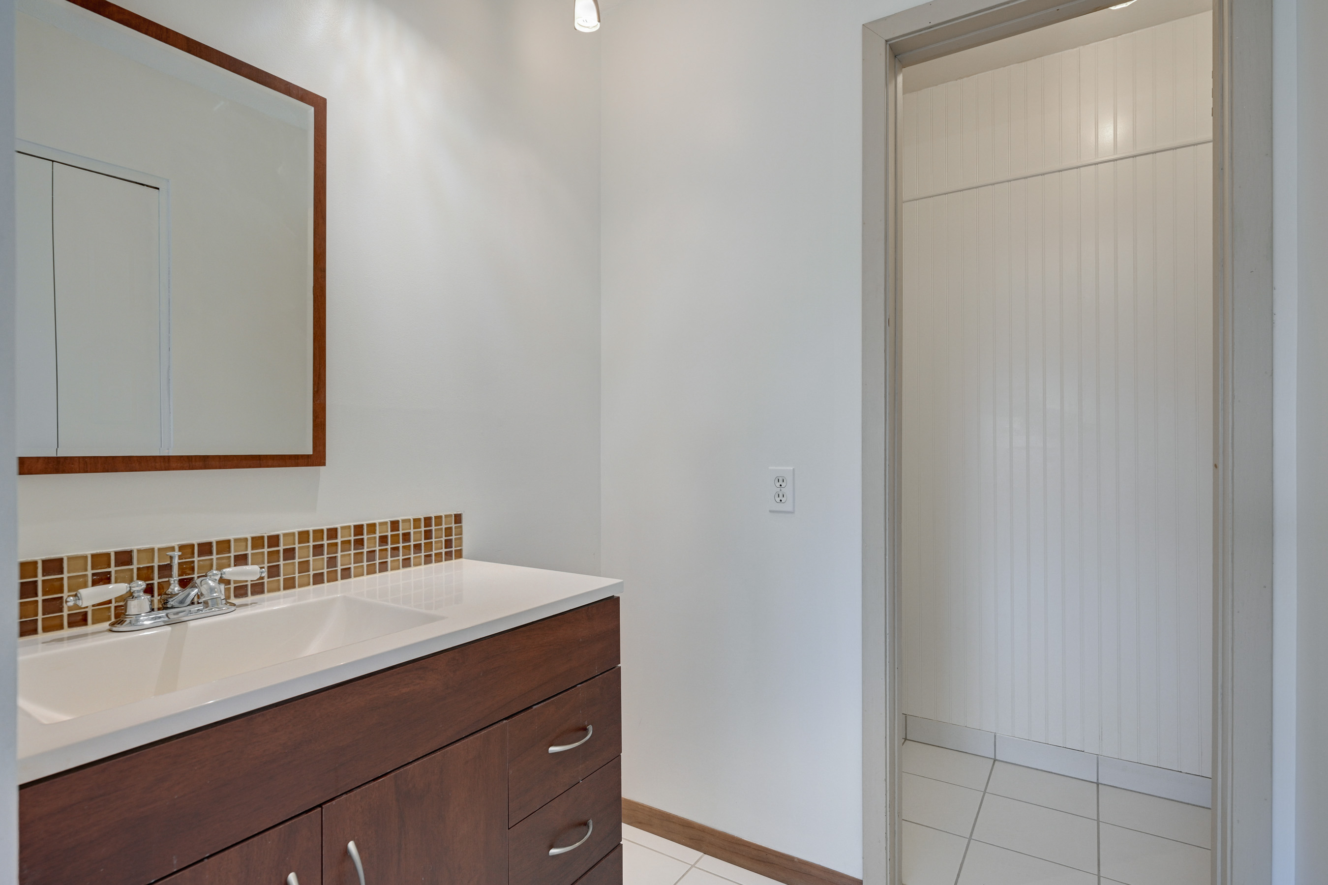 Newer Vanity and Fixtures with separate Shower